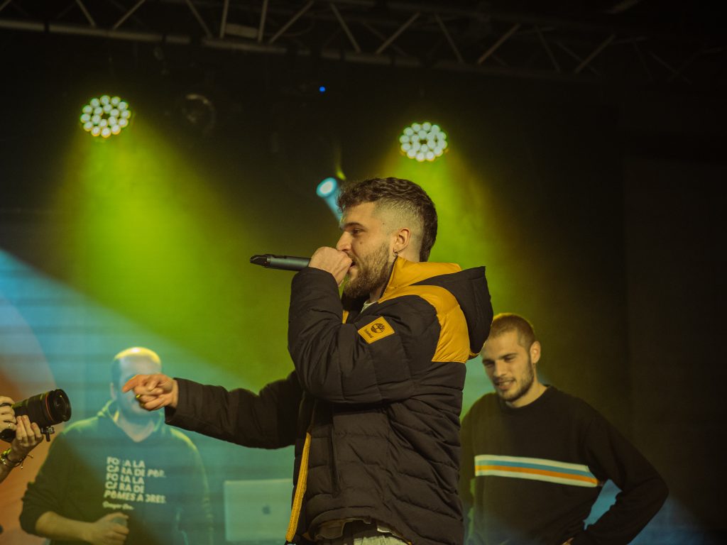 Fotografia d'un dels participants a la competició de rap Catalunya Freestyle