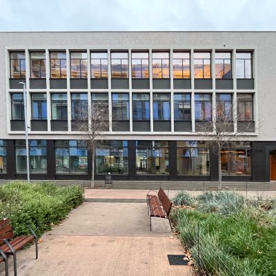 Façana del nou edifici de la Fundació Carulla